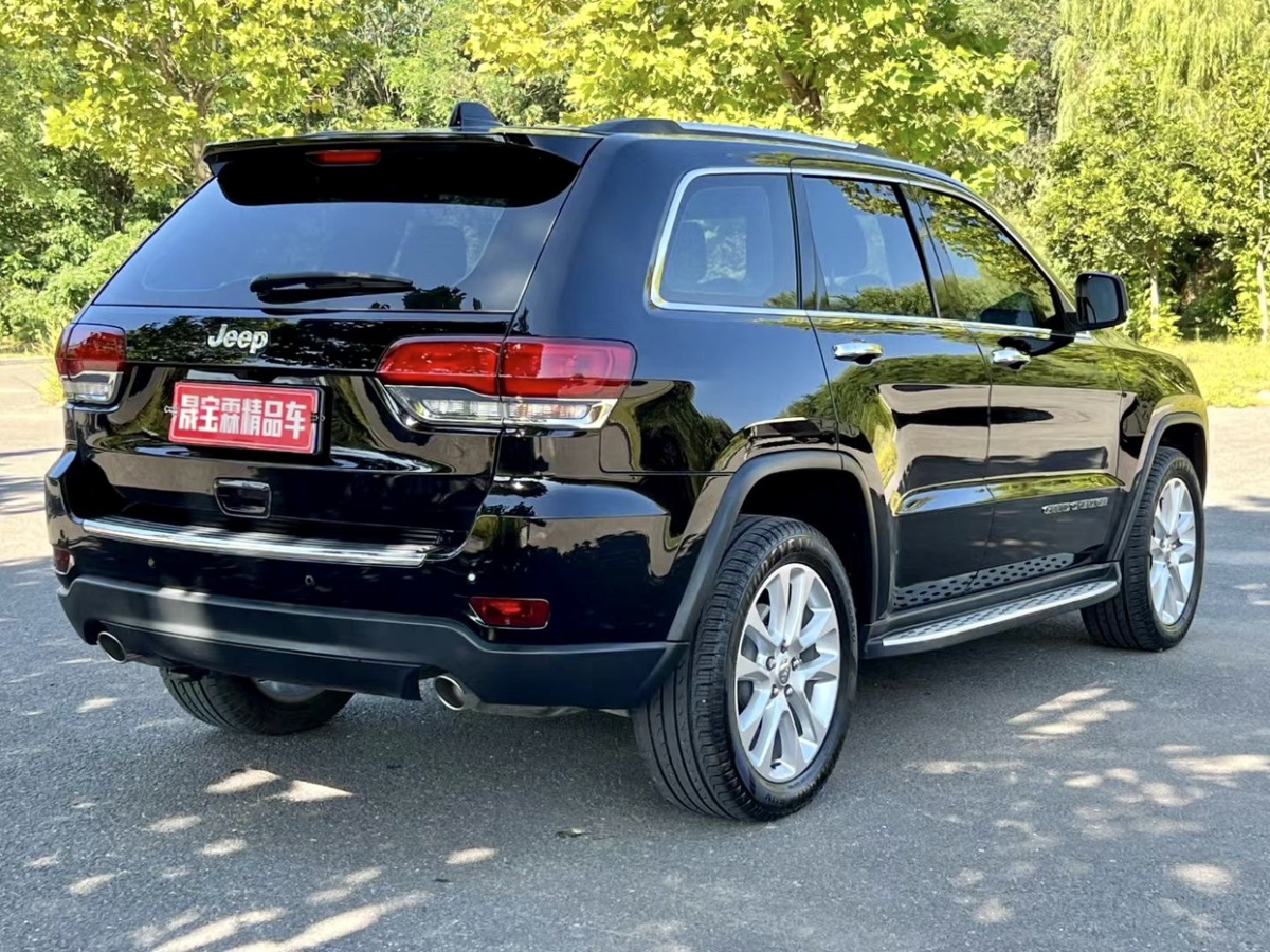 Jeep 大切諾基  2020款 3.0L 專業(yè)導(dǎo)航版圖片