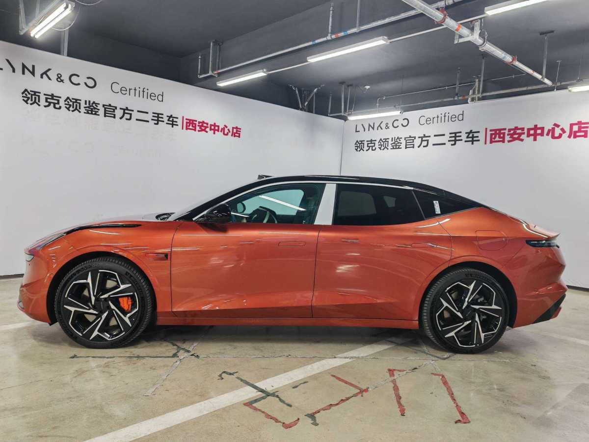 領(lǐng)克 領(lǐng)克Z10  2025款 95kWh 702km四驅(qū)智駕Ultra圖片