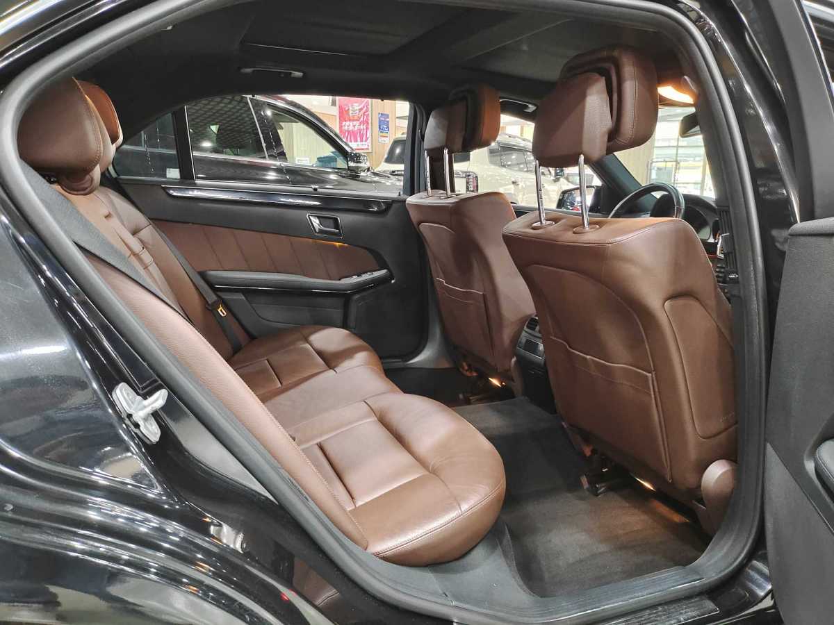 奔驰 奔驰E级  2011款 E 260 L CGI时尚型图片