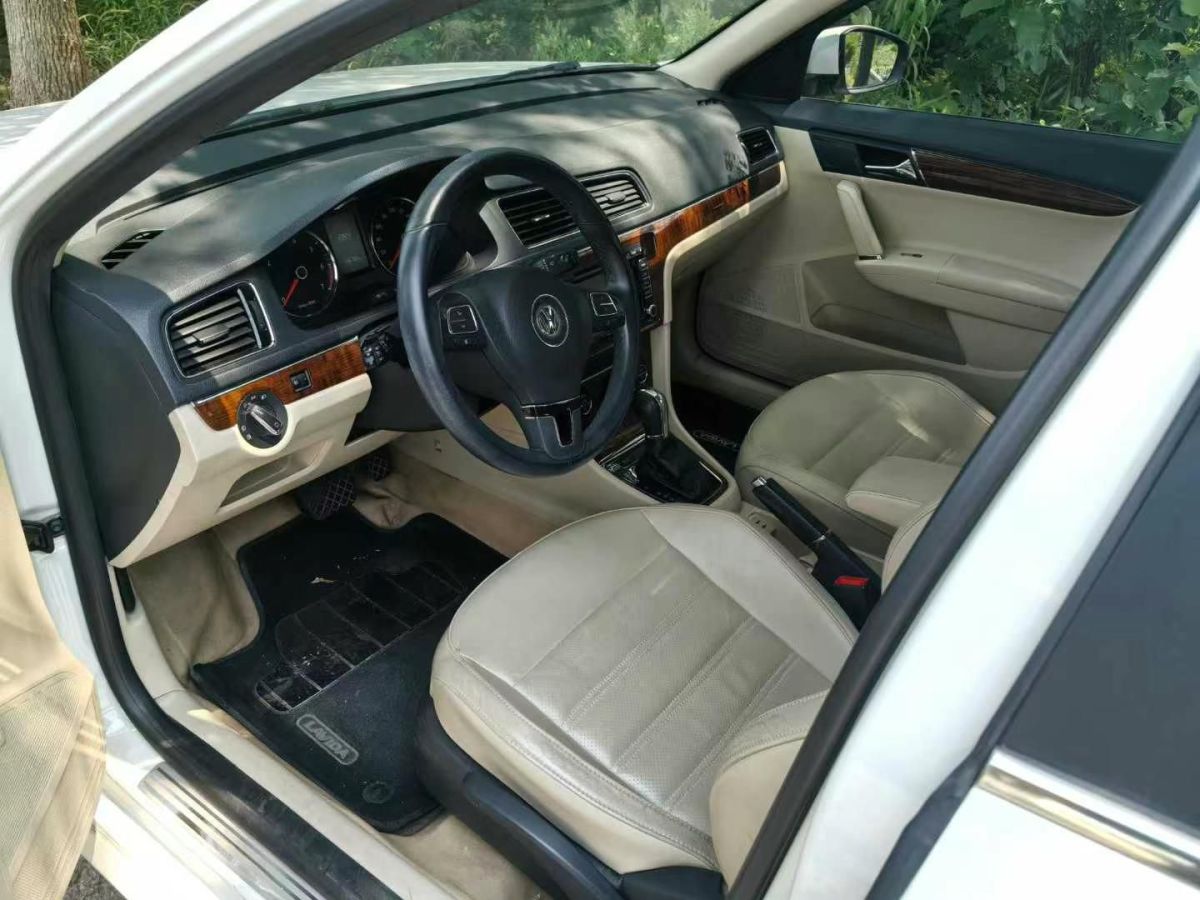 大眾 朗逸  2013款 1.4 TSI 豪華導(dǎo)航版圖片