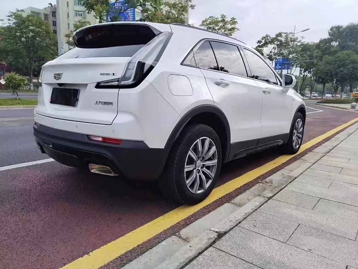 凱迪拉克 XT4  2018款 28T 兩驅(qū)領(lǐng)先型圖片