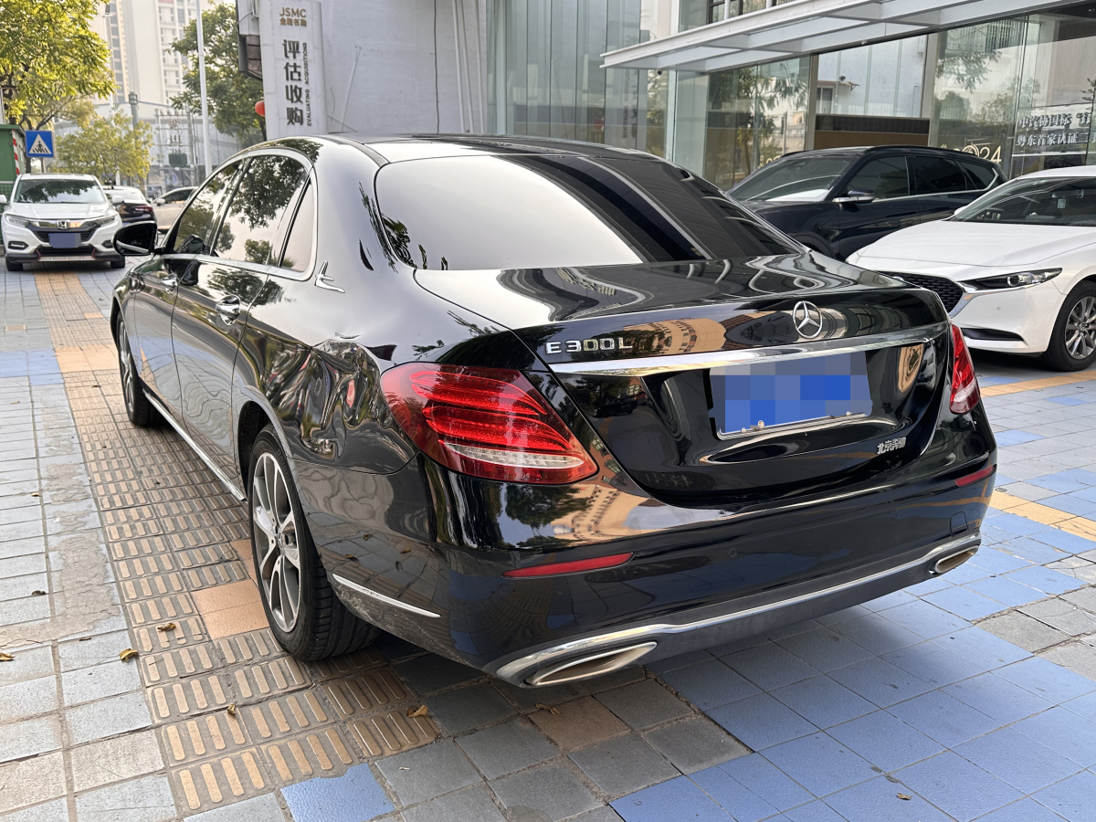 奔馳 奔馳E級  2018款 改款 E 300 L 豪華型圖片