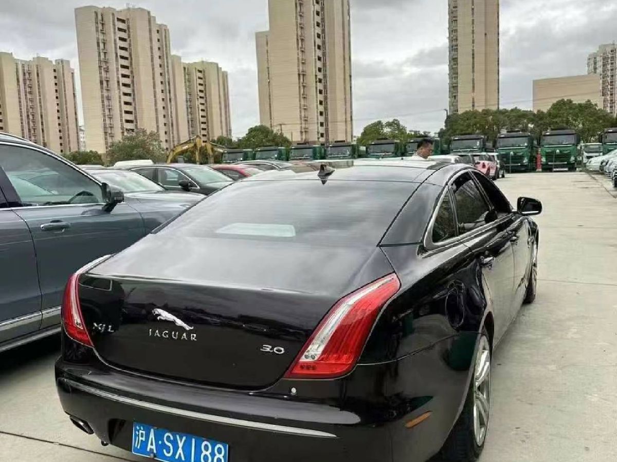 捷豹 XJ  2013款 XJL 3.0 SC 全景商務(wù)版圖片