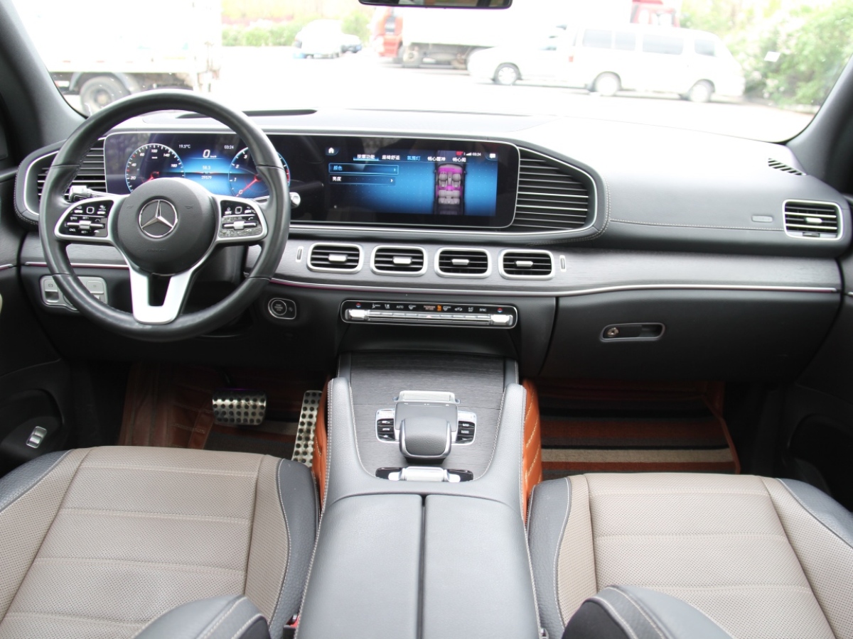 奔驰 奔驰GLS  2023款 GLS 450 4MATIC 豪华型图片