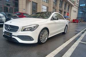 奔驰CLA级 奔驰 CLA 220 4MATIC