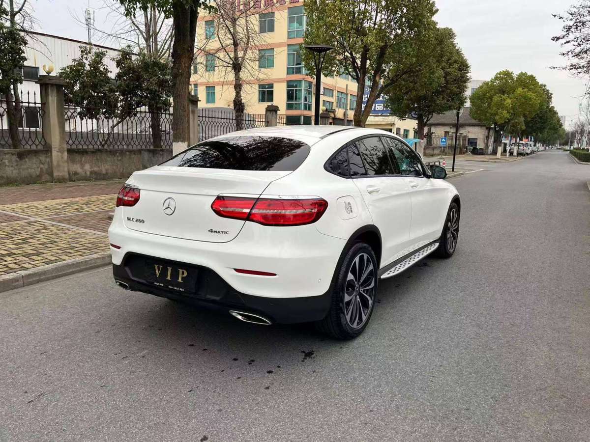 奔馳 奔馳GLC  2022款 改款 GLC 260 4MATIC 轎跑SUV圖片