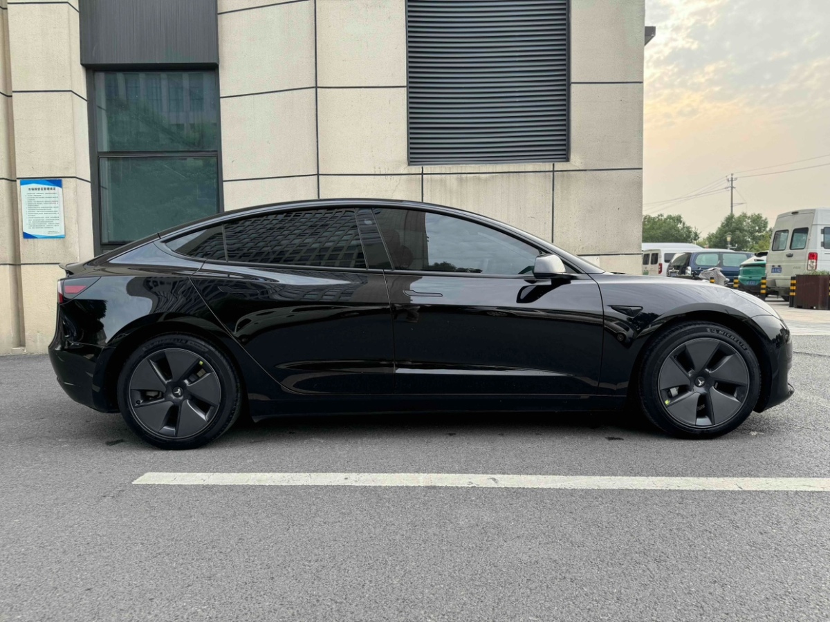 特斯拉 Model Y  2022款 后輪驅(qū)動版圖片