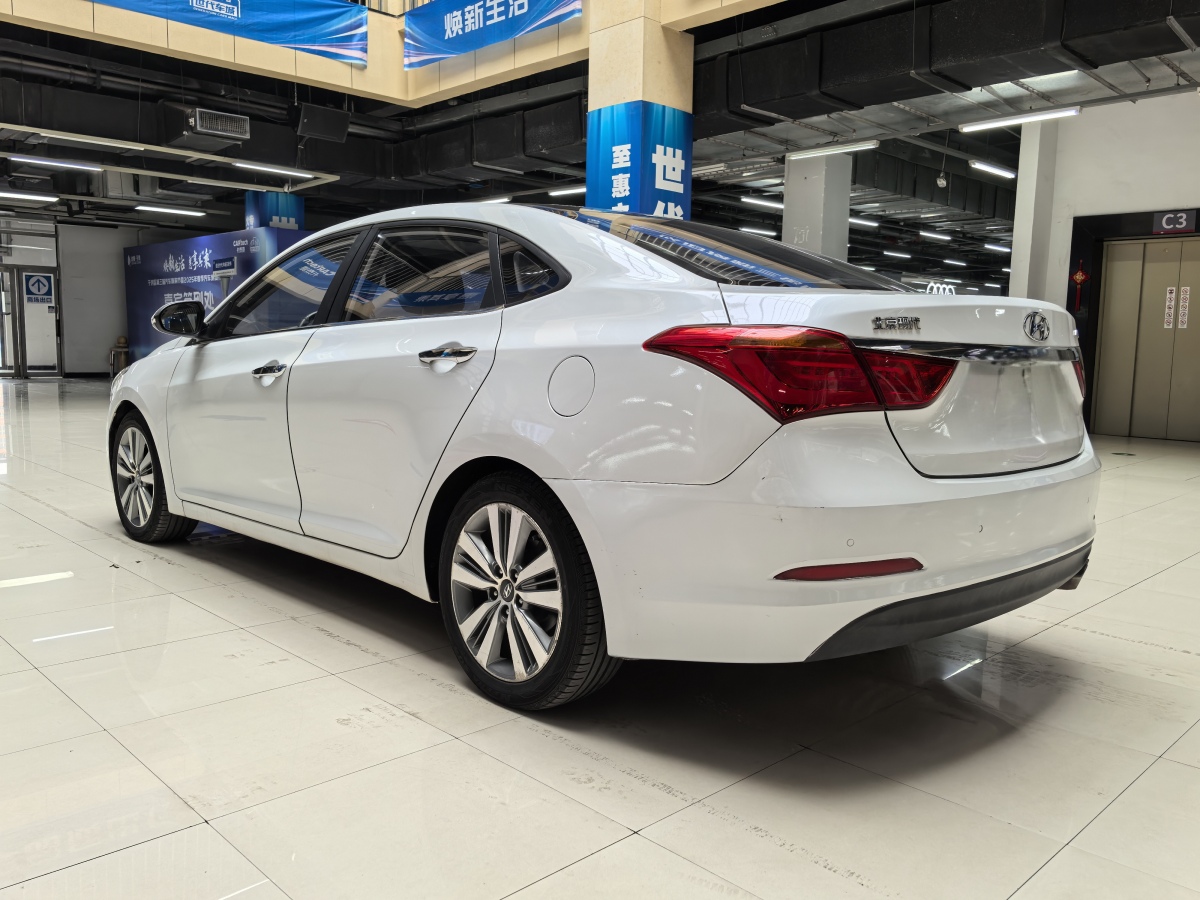 2014年7月現(xiàn)代 名圖  2014款 1.8L 自動尊貴型DLX