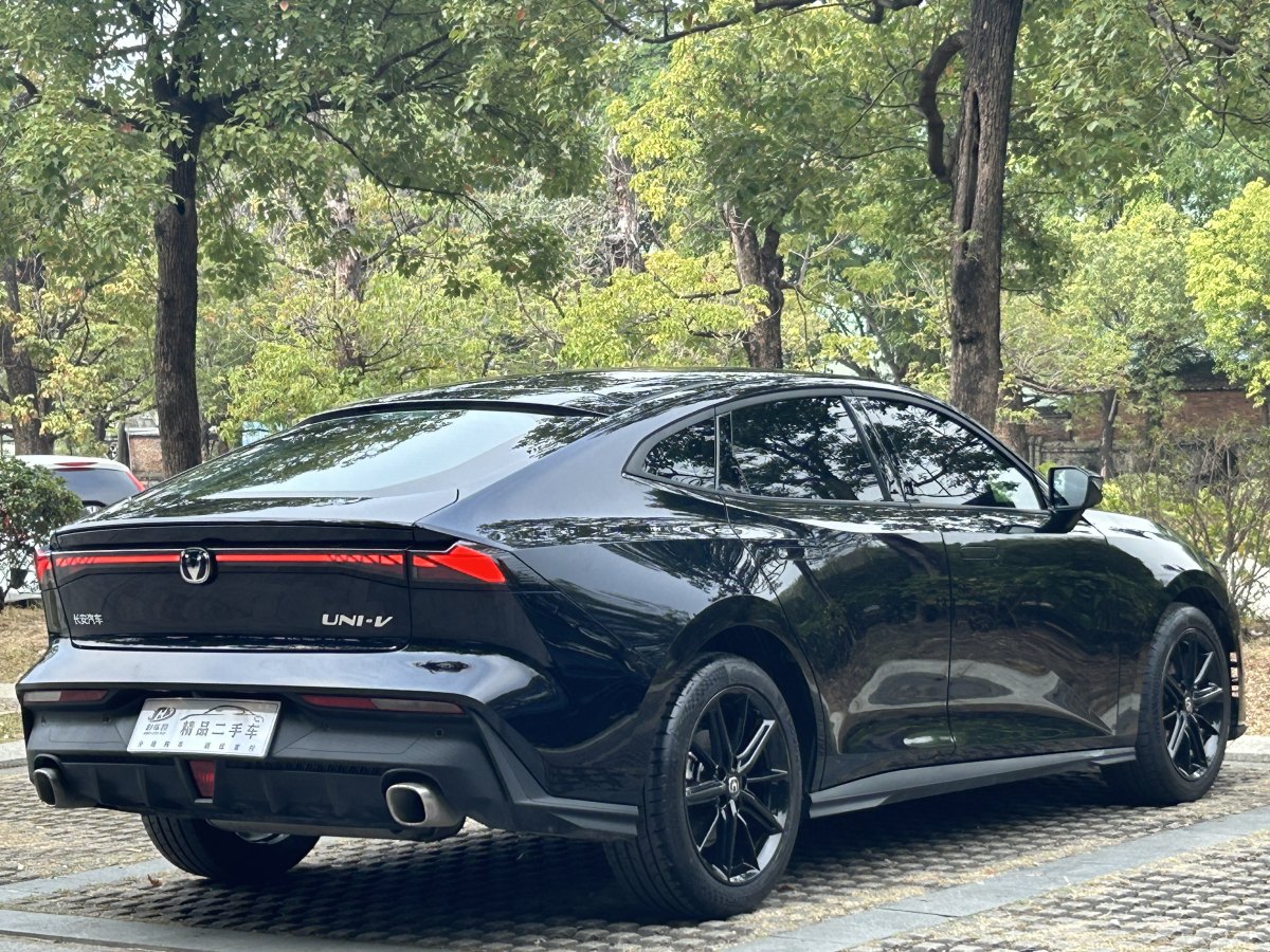 2023年8月長(zhǎng)安 長(zhǎng)安UNI-V  2023款 1.5T 尊貴型