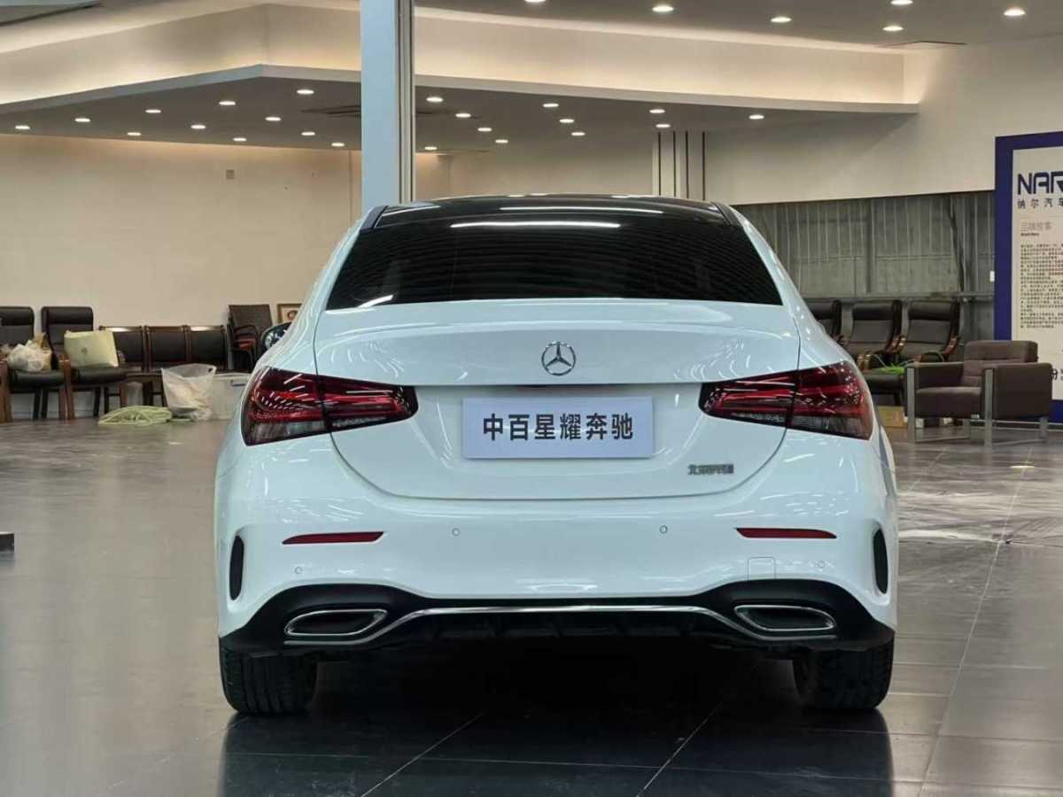 奔馳 奔馳A級(jí)  2022款 改款 A 180 L 運(yùn)動(dòng)轎車(chē)圖片