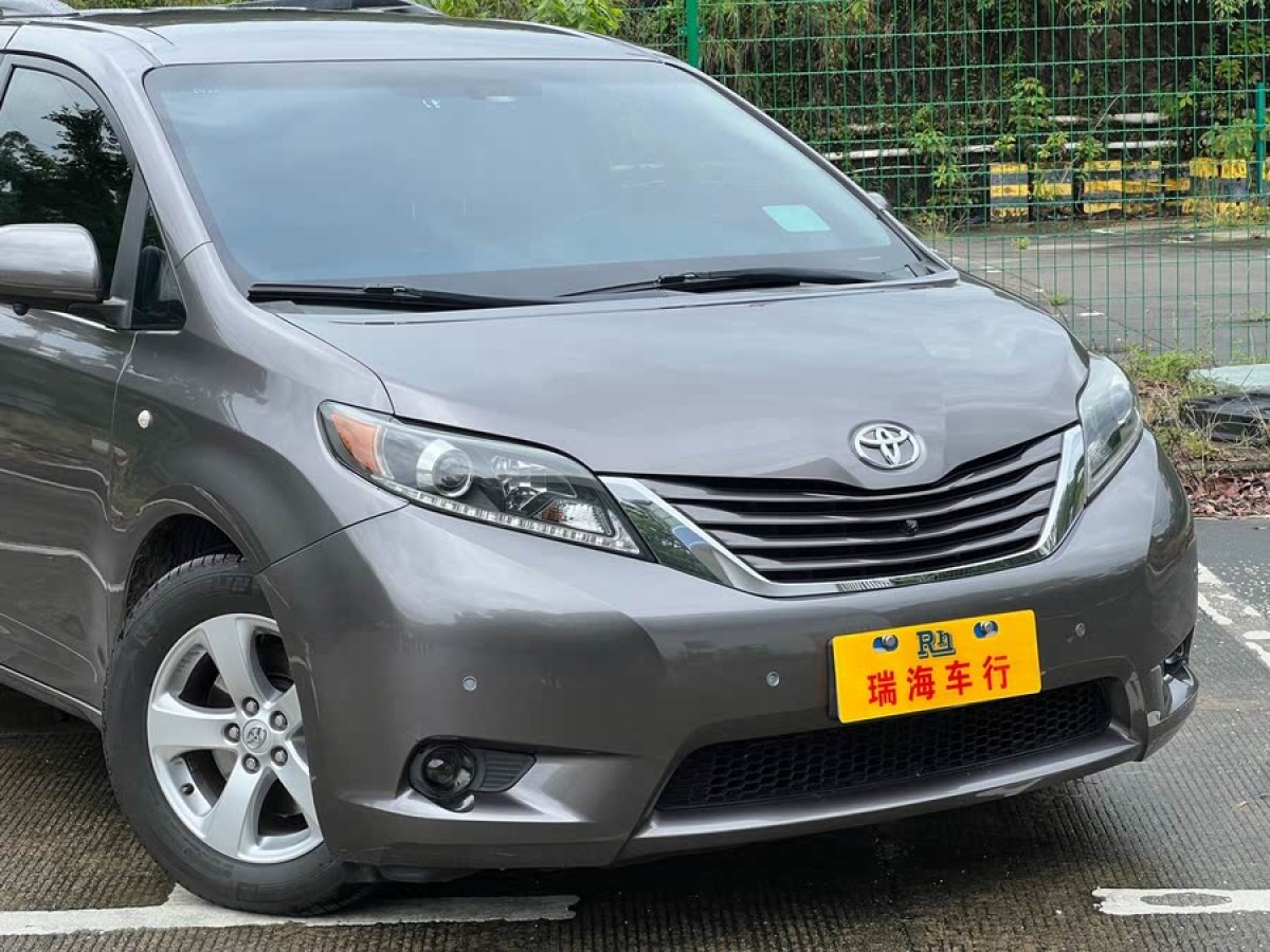豐田 塞納  2015款 3.5L 兩驅(qū)LE圖片