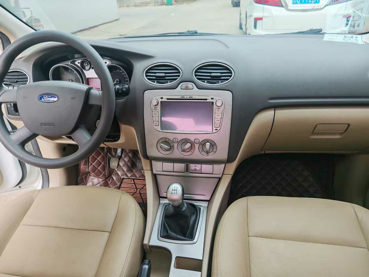 福特 ?？怂? 2013款 2.0T ST 標(biāo)準(zhǔn)版圖片