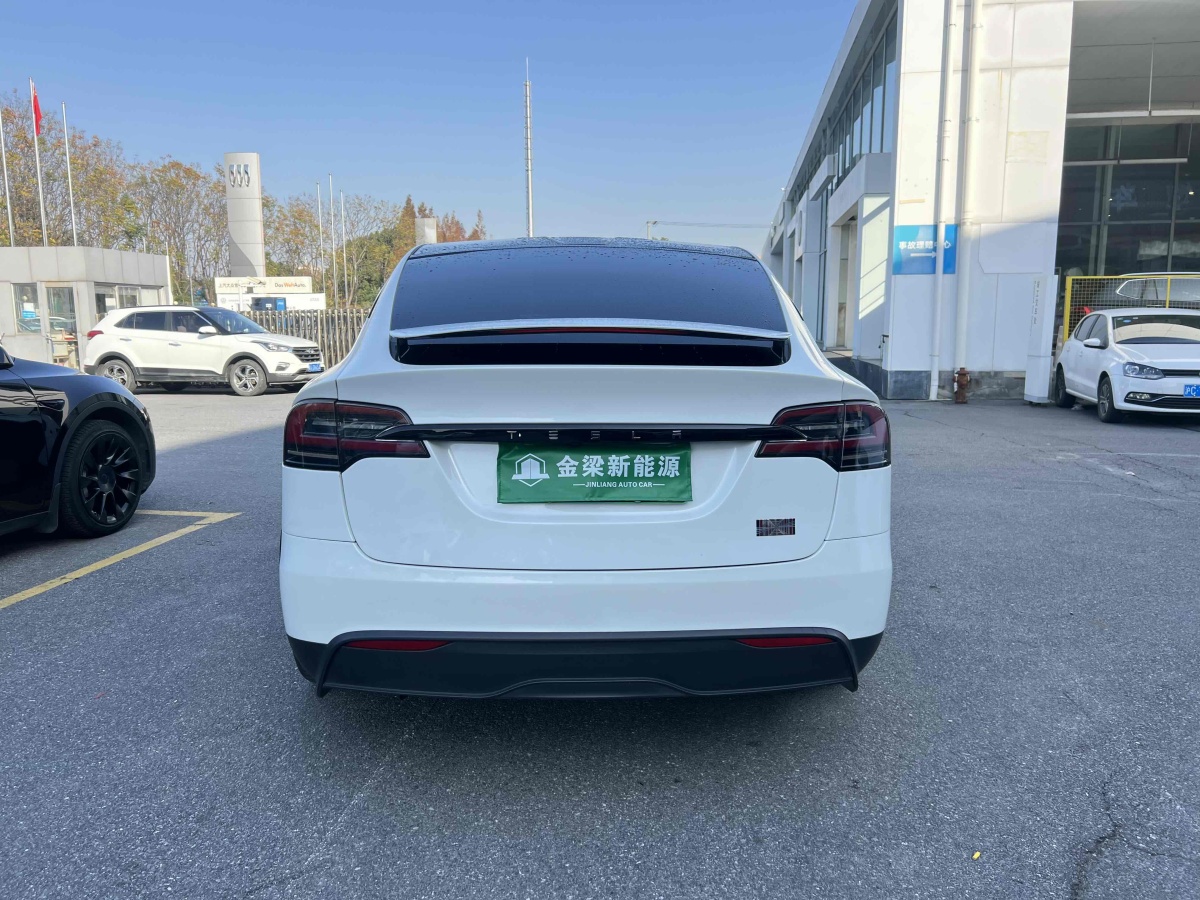 特斯拉 Model X  2023款 雙電機全輪驅(qū)動版圖片