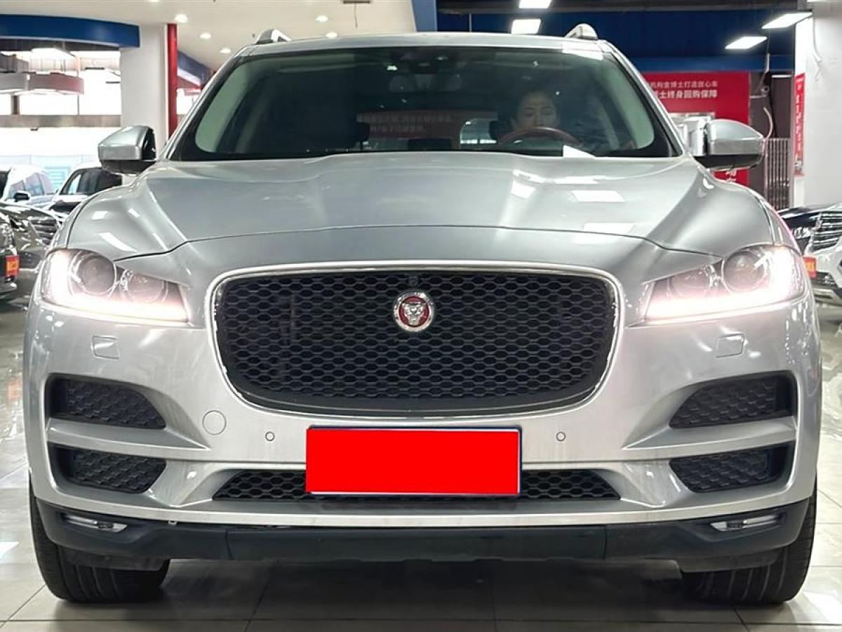 2018年6月捷豹 F-PACE  2016款 2.0T 兩驅(qū)都市尊享版