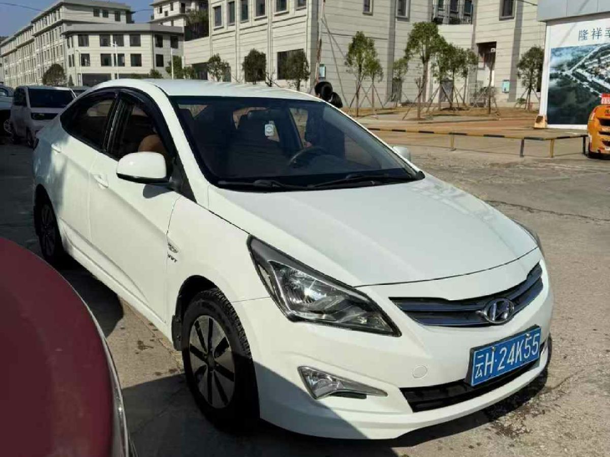 現(xiàn)代 瑞納  2014款 1.4L 手動頂級型TOP圖片