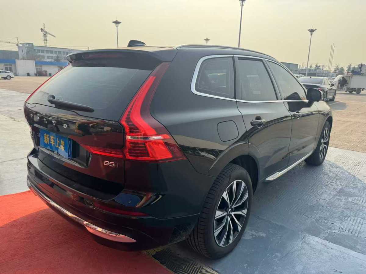 沃爾沃 XC60  2024款 B5 四驅(qū)智逸豪華版圖片