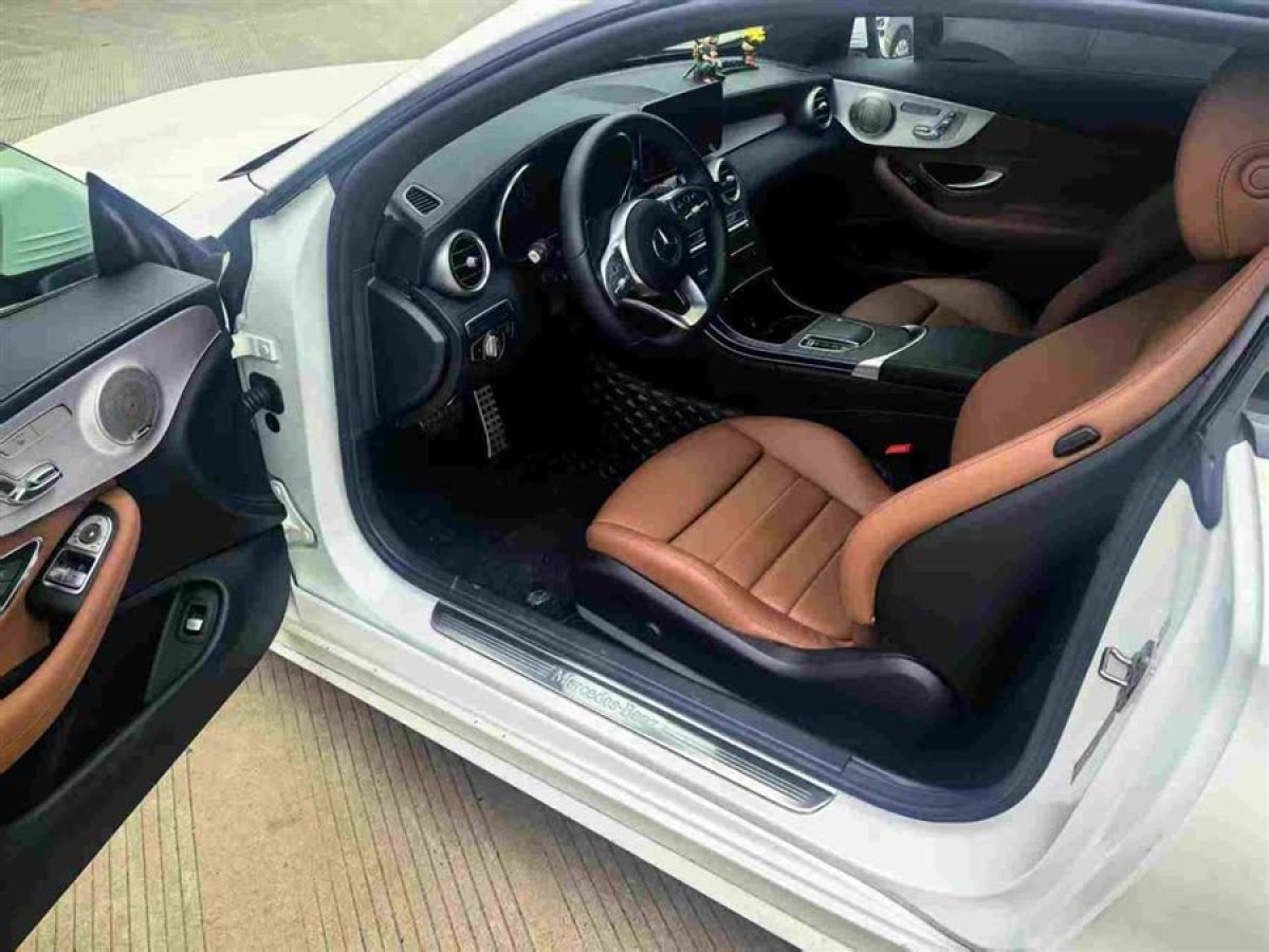 奔馳 奔馳C級(jí)  2021款 C 260 轎跑車圖片