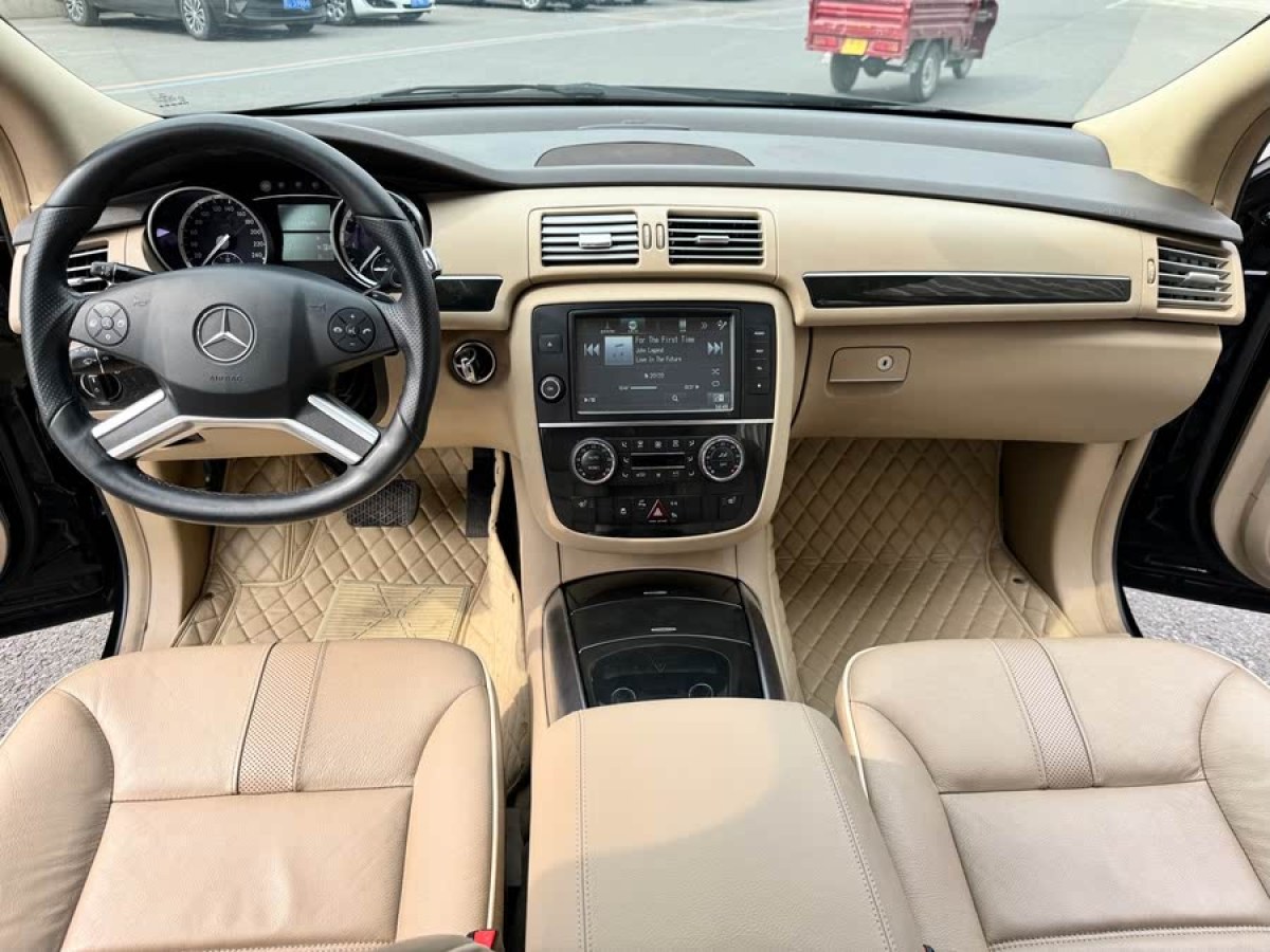 奔馳 奔馳R級(jí)  2017款 R 320 4MATIC 豪華型臻藏版圖片