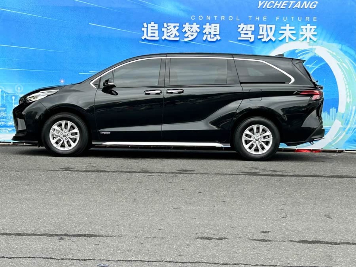 豐田 格瑞維亞  2023款 2.5L混動 舒適版圖片