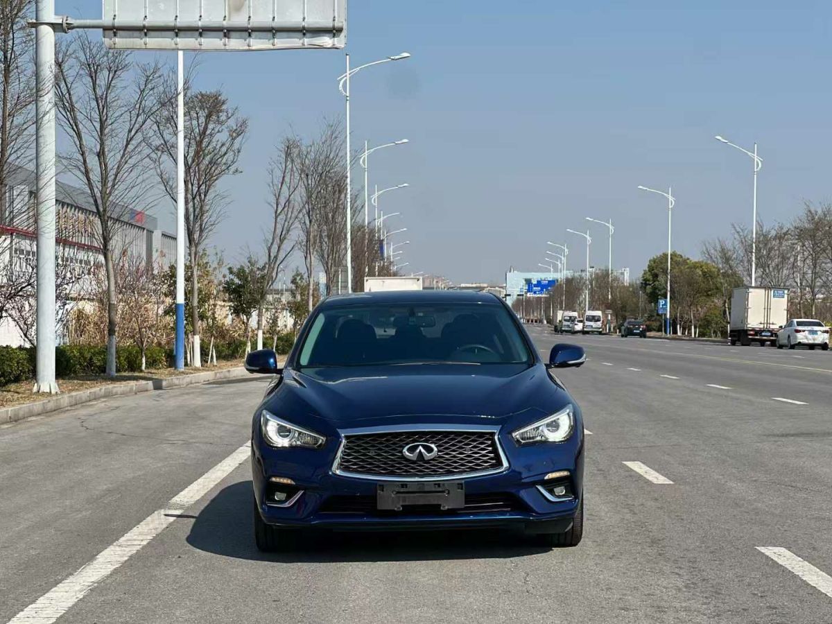 英菲尼迪 Q70  2019款 Q70L 2.0T 奢華版圖片