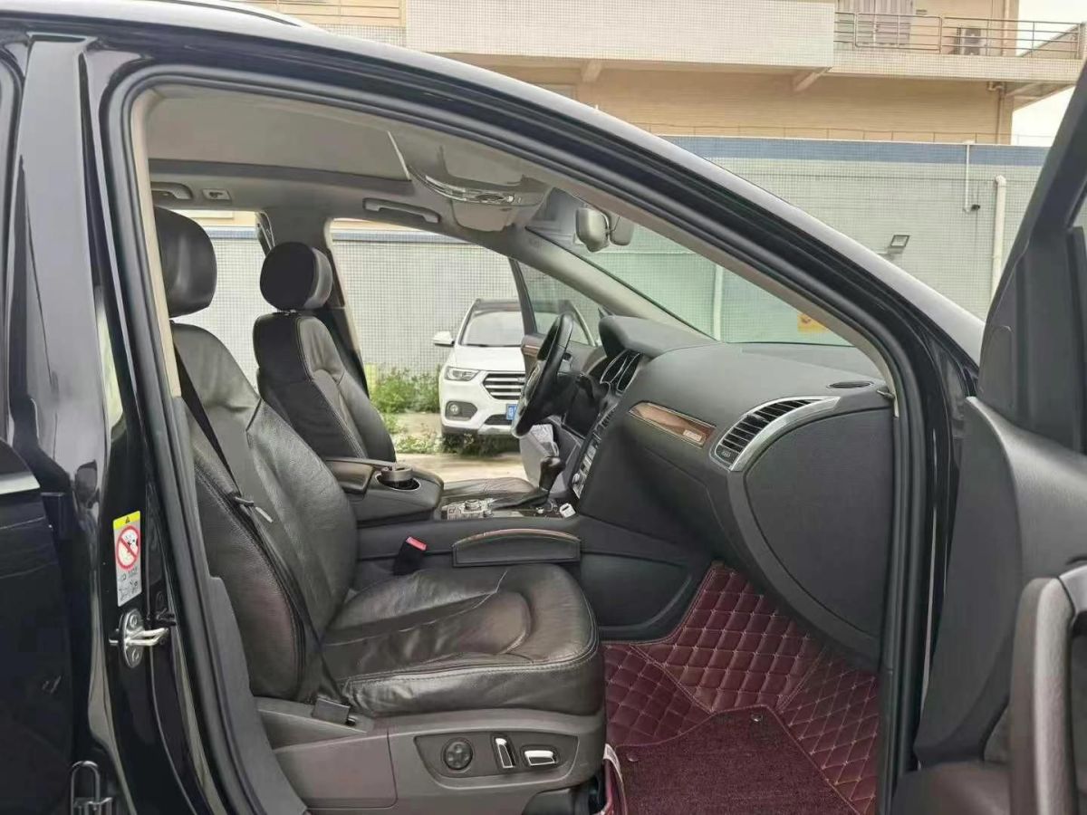 奧迪 奧迪Q7  2013款 Q7 35TDI quattro 領(lǐng)先型圖片