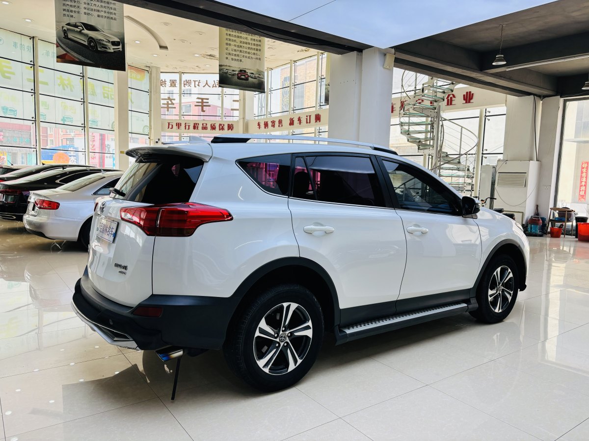 豐田 RAV4  2018款 榮放 2.0L CVT兩驅(qū)風(fēng)尚版圖片