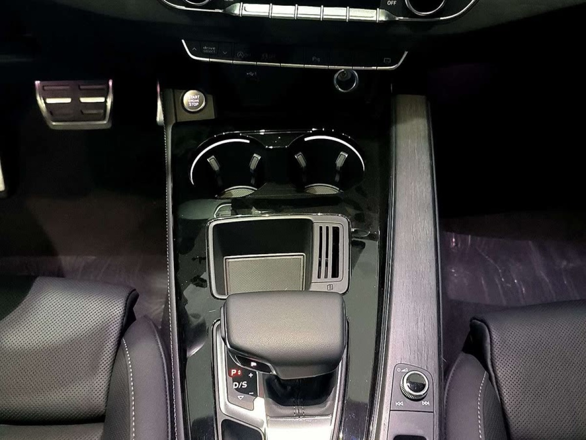 奧迪 奧迪A4L  2024款 40 TFSI 豪華動(dòng)感型圖片