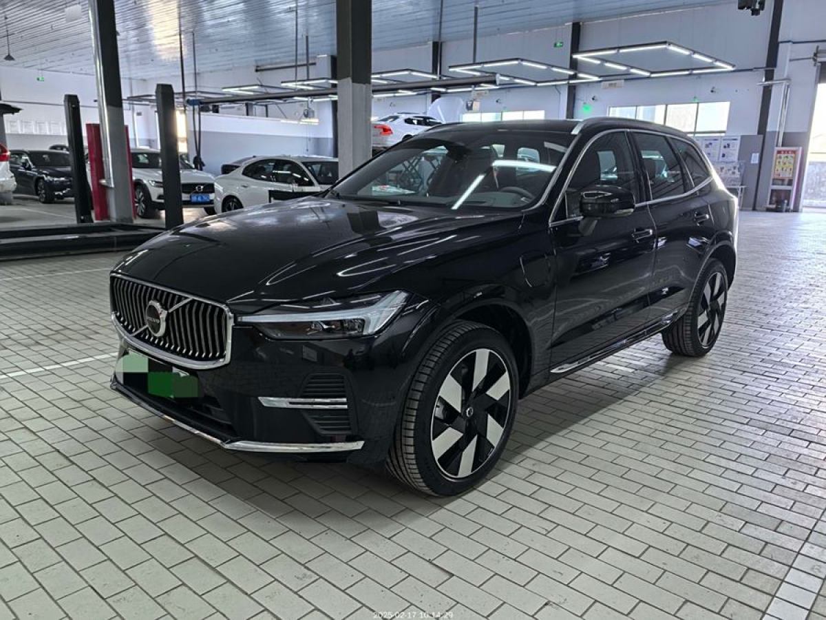 2023年12月沃爾沃 XC60新能源  2024款 T8 插電混動 長續(xù)航四驅(qū)智雅豪華版