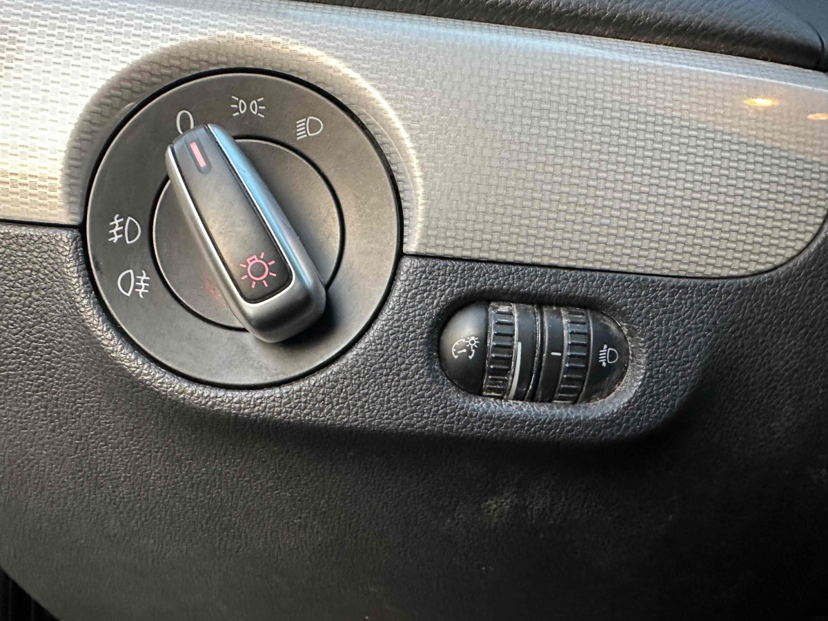 大眾 速騰  2012款 1.4TSI 手動豪華型圖片