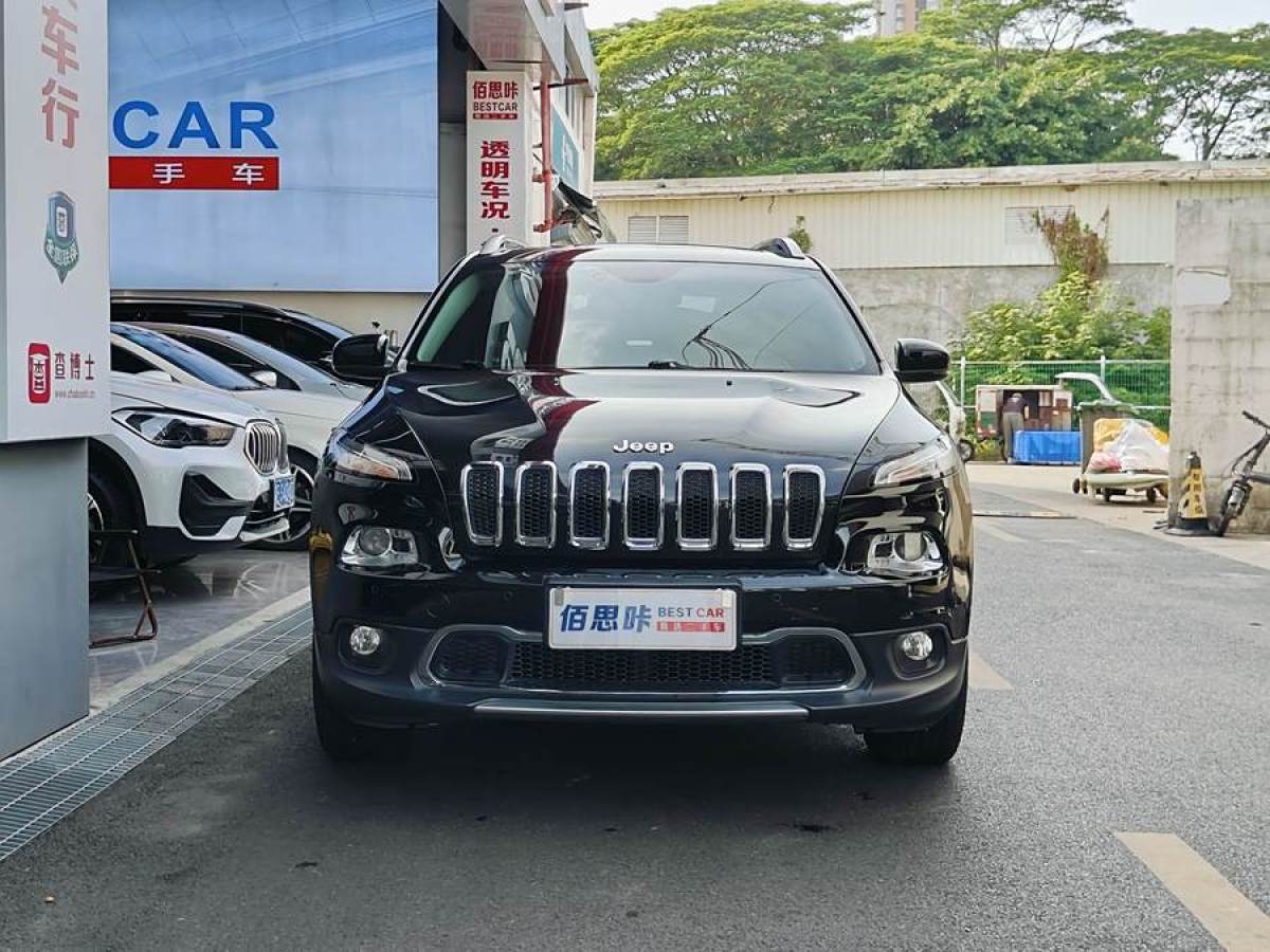 Jeep 自由光  2016款 2.4L 專業(yè)版圖片