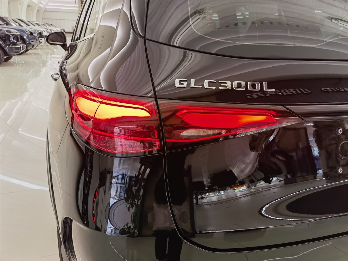 奔馳 奔馳GLC  2018款 改款 GLC 300 4MATIC 動(dòng)感型圖片