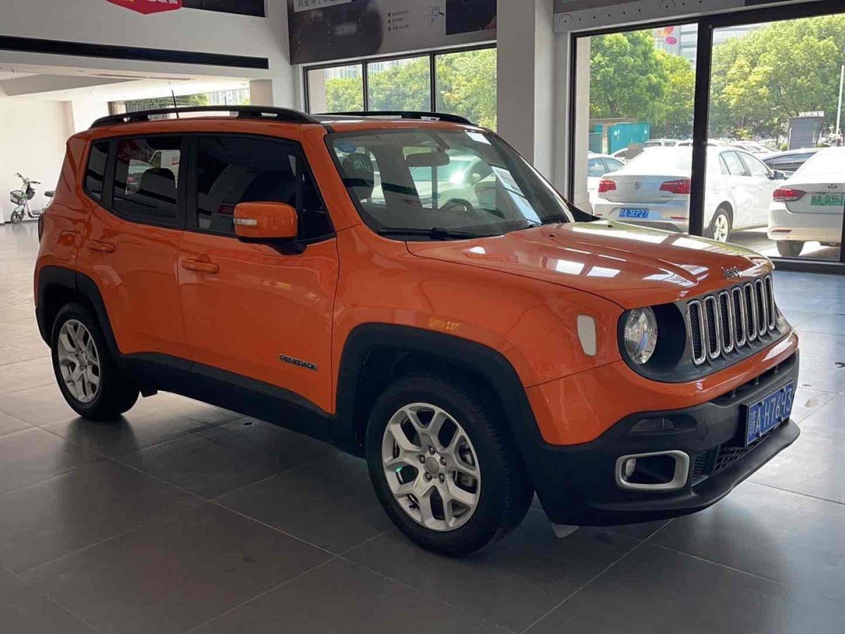 Jeep 自由俠  2018款 互聯(lián)大屏版 180T 自動高能版圖片