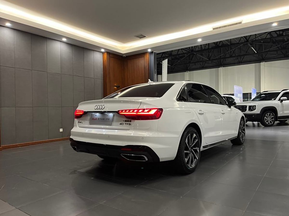 奧迪 奧迪A4L  2022款 40 TFSI 豪華動(dòng)感型圖片