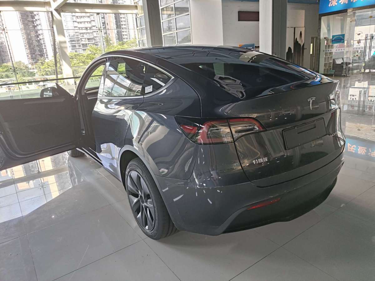 特斯拉 Model 3  2024款 長(zhǎng)續(xù)航全輪驅(qū)動(dòng)版圖片