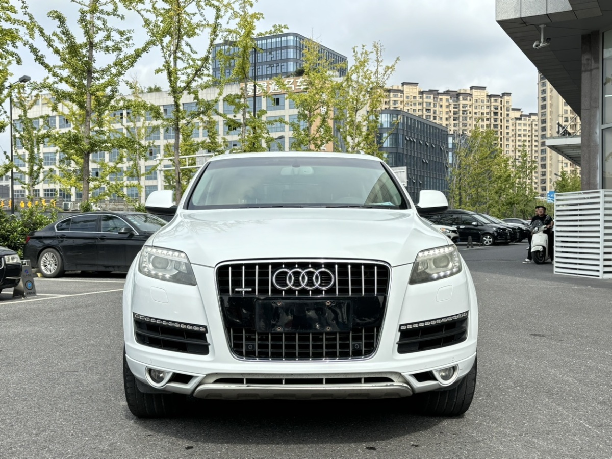 2012年08月奧迪 奧迪Q7  2012款 3.0 TFSI 進(jìn)取型(200kW)