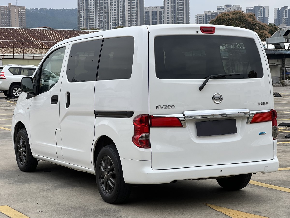 日產(chǎn) NV200  2014款 1.6L CVT豪華型 國V圖片