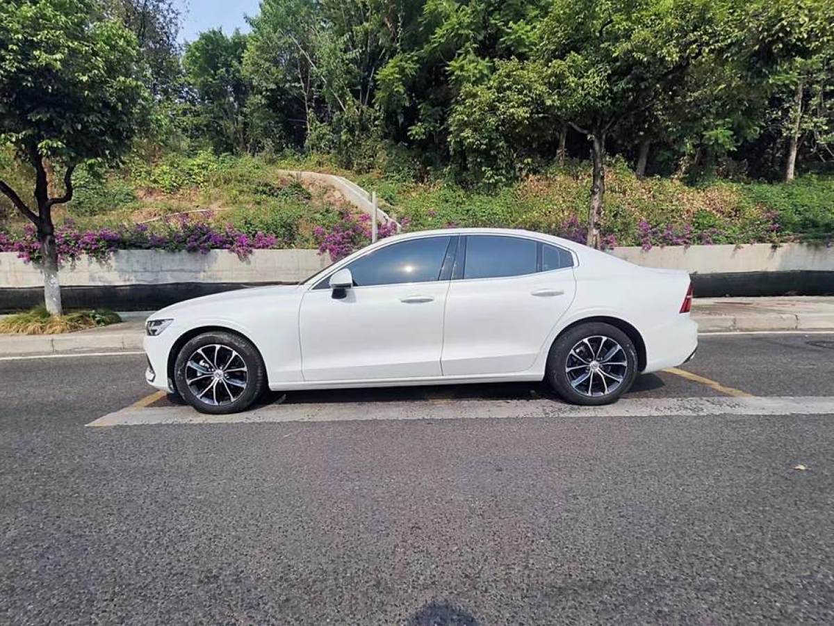 沃爾沃 S60L  2021款 T4 智遠(yuǎn)豪華版圖片