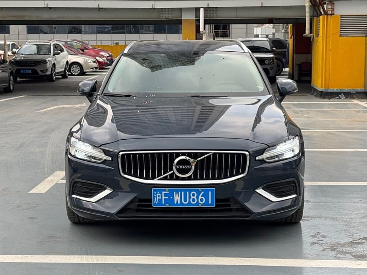 沃爾沃 V60  2022款 B5 智遠(yuǎn)豪華版圖片