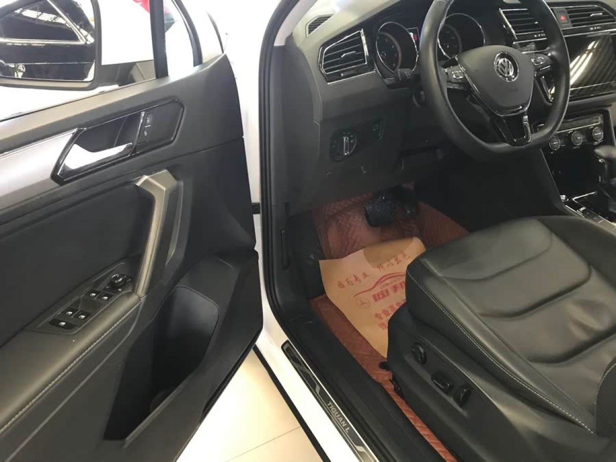 大眾 途觀(guān)L  2020款 330TSI 自動(dòng)兩驅(qū)全景舒適版 國(guó)VI圖片