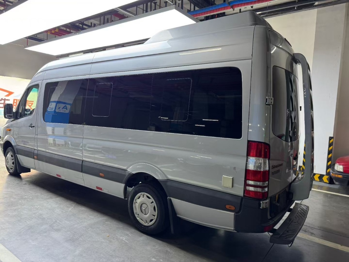 5座：12年奔馳凌特 中型專項作業(yè)車圖片