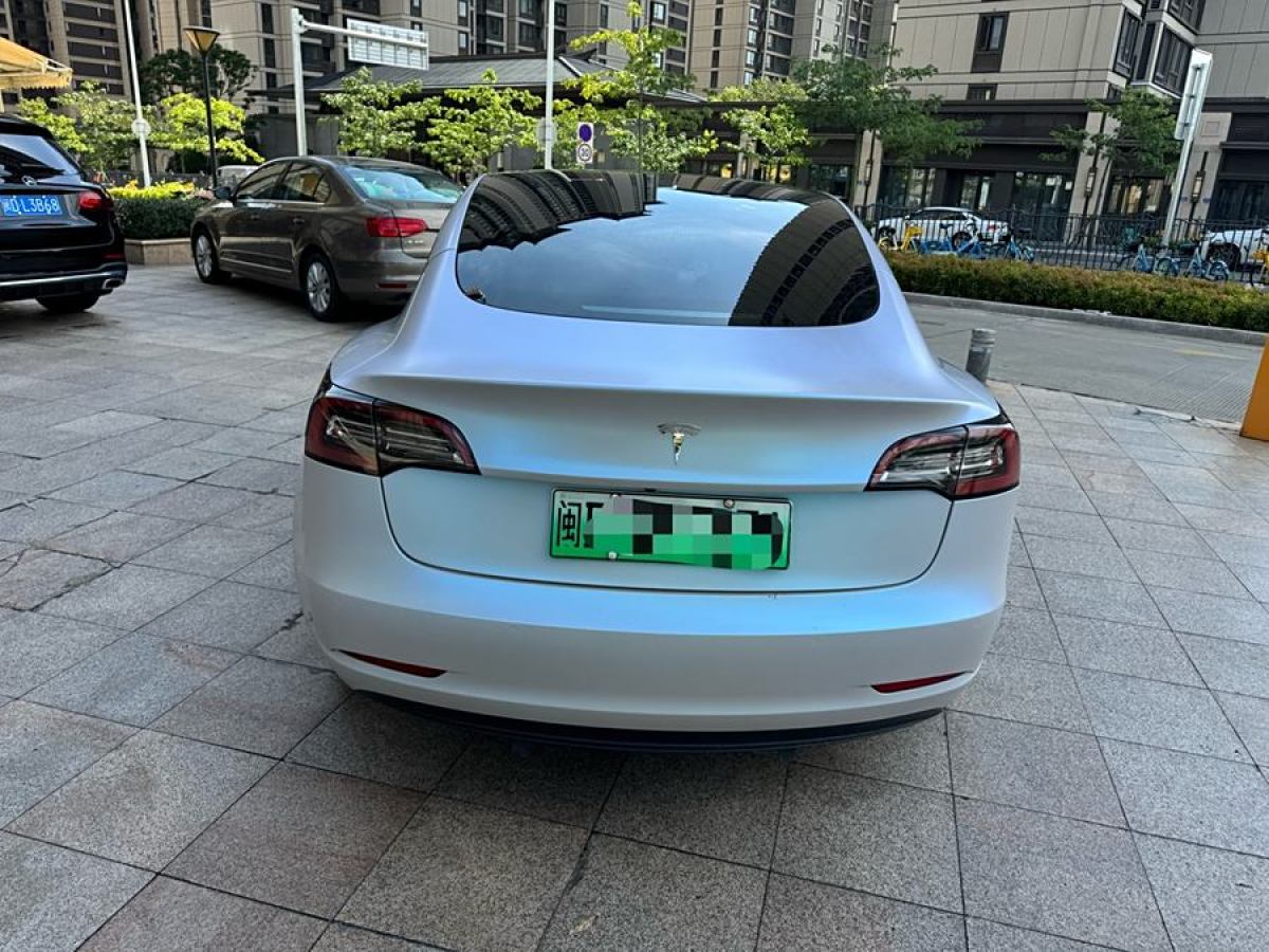 特斯拉 Model Y  2021款 改款 標(biāo)準(zhǔn)續(xù)航后驅(qū)升級(jí)版圖片