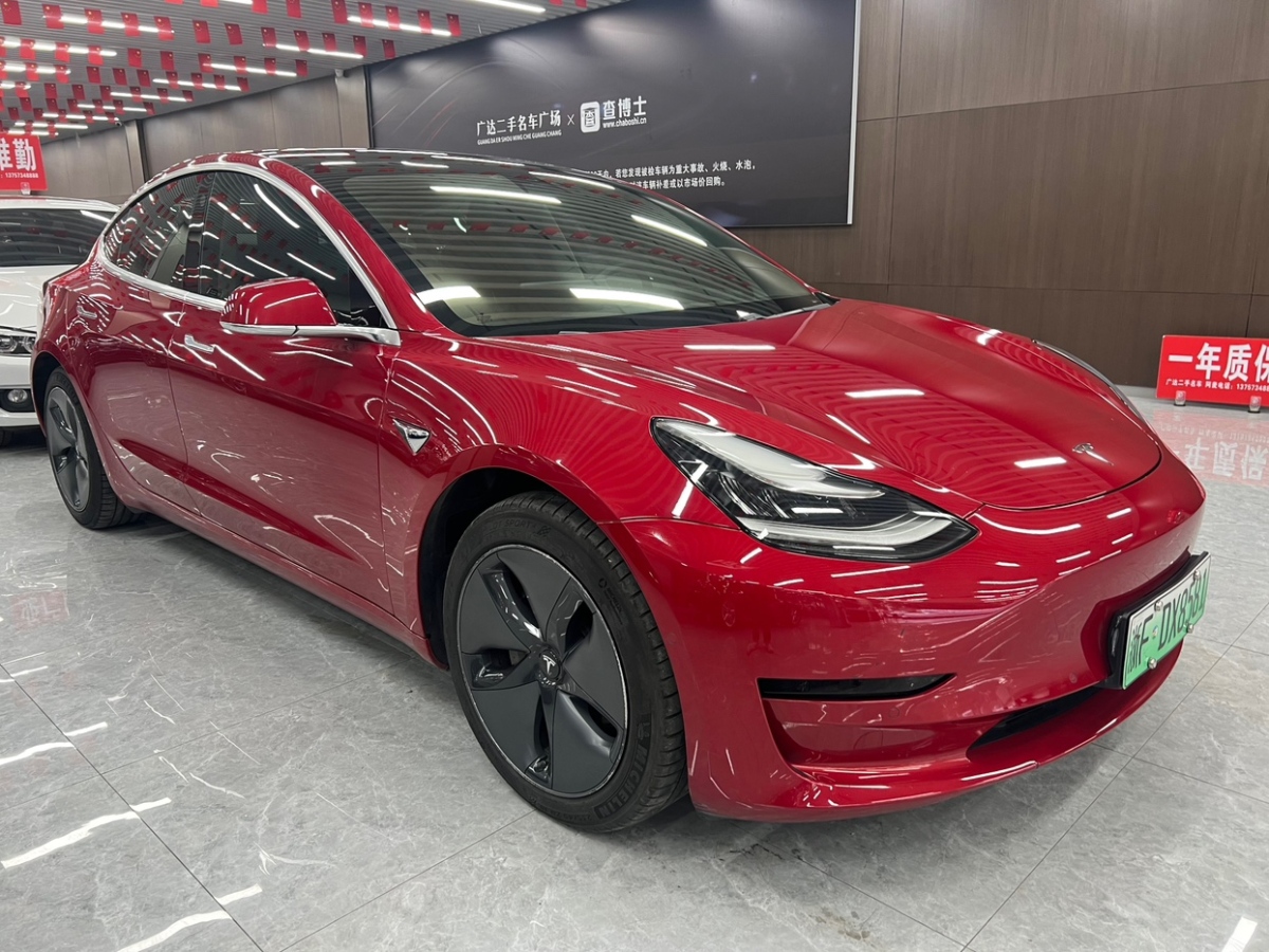 特斯拉 Model 3  2020款 改款 標(biāo)準(zhǔn)續(xù)航后驅(qū)升級版圖片