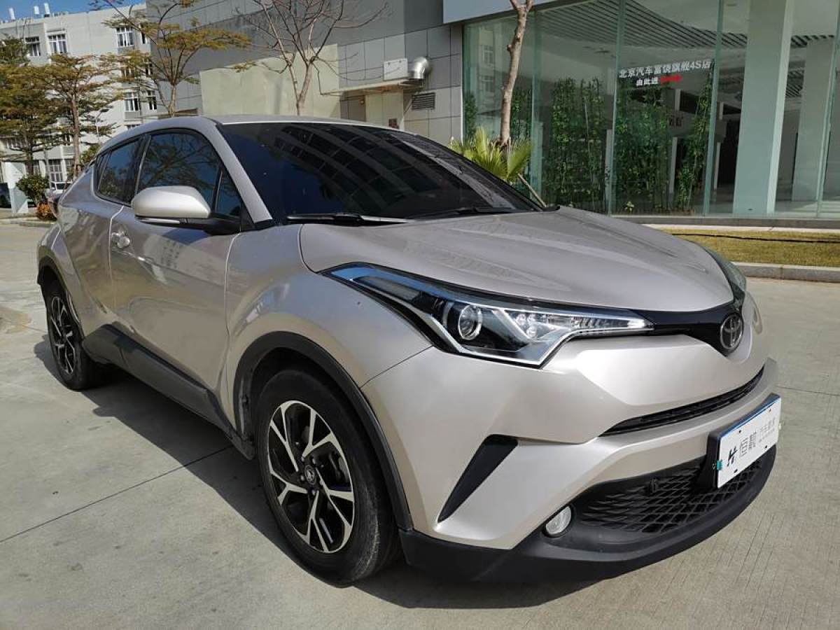 豐田 C-HR  2020款 2.0L 領(lǐng)先版圖片