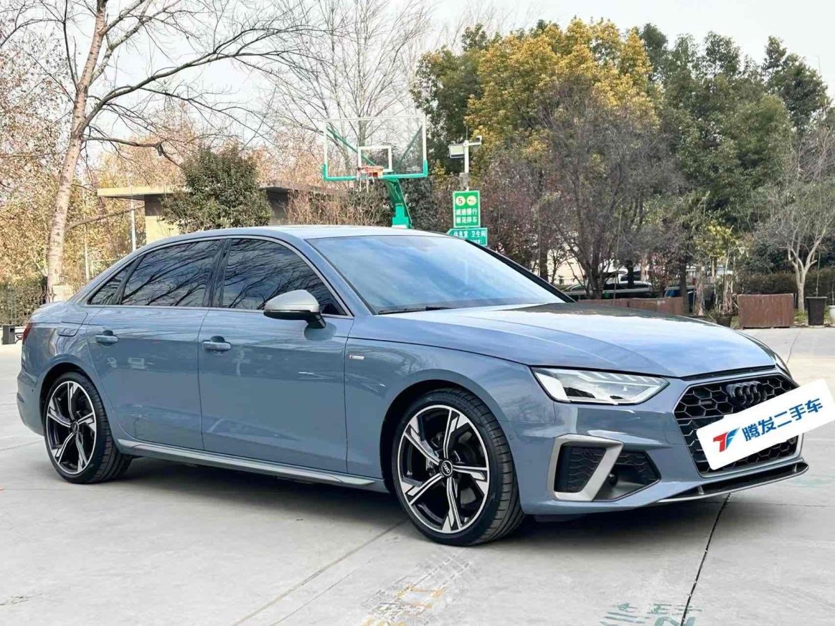 奧迪 奧迪A4L  2022款 40 TFSI quattro RS套件燃速型圖片