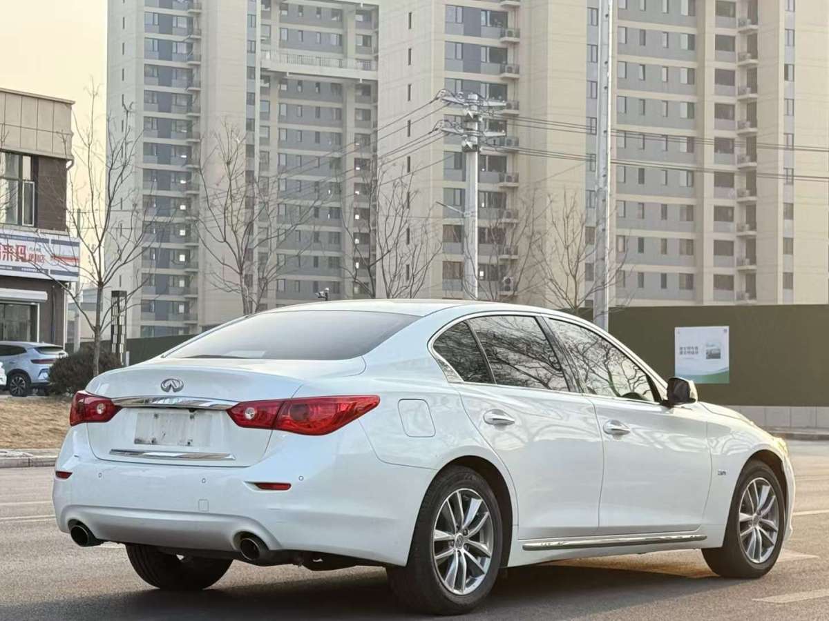 2015年09月英菲尼迪 Q50L  2015款 2.0T 悅享版