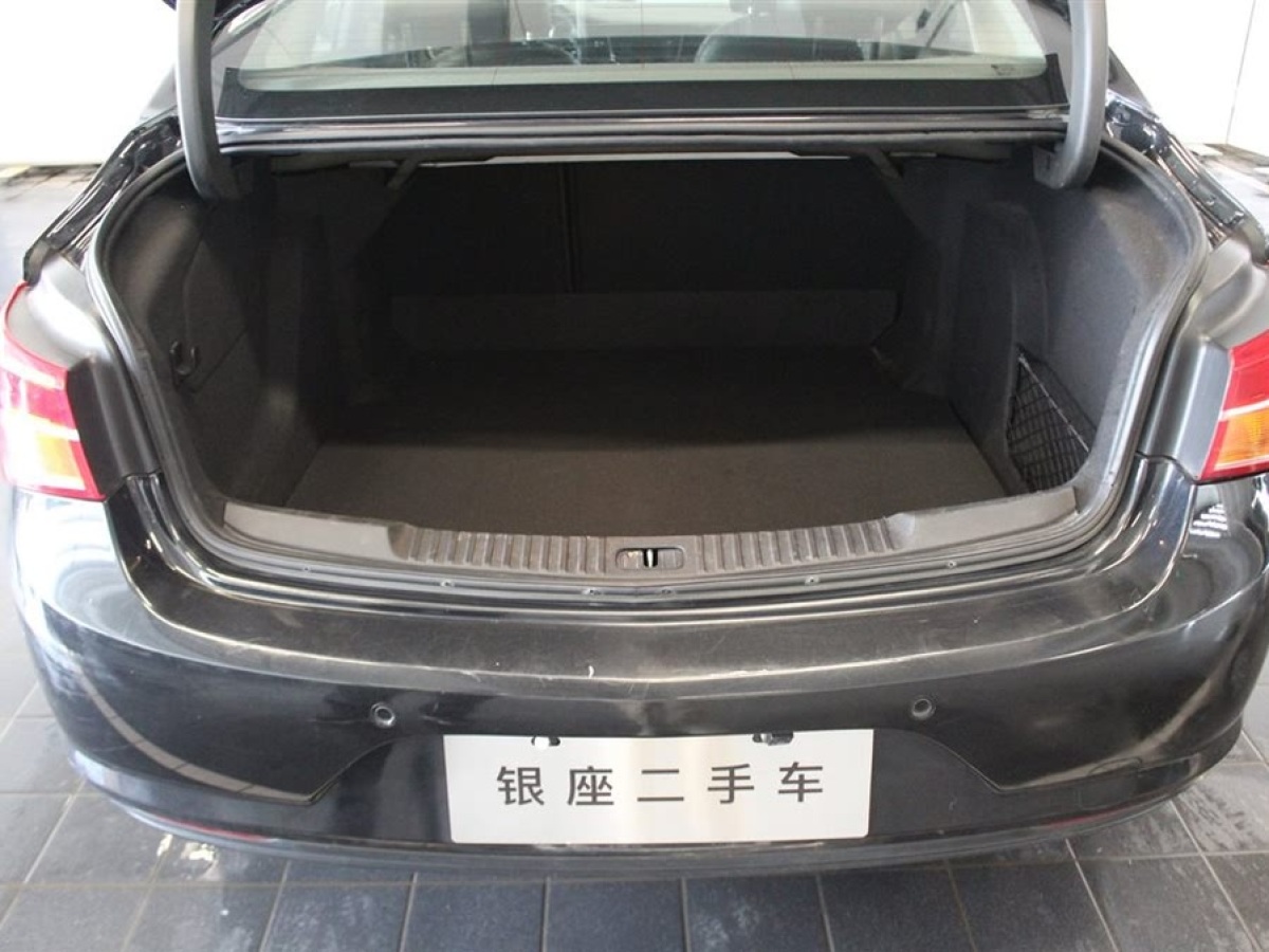 別克 威朗  2015款 三廂 15S 自動(dòng)領(lǐng)先型圖片
