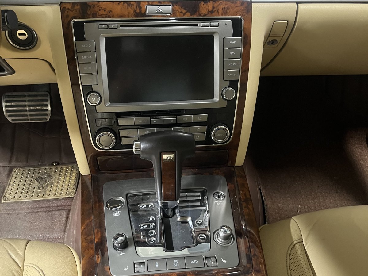 大眾 輝騰  2012款 3.0L 商務型圖片