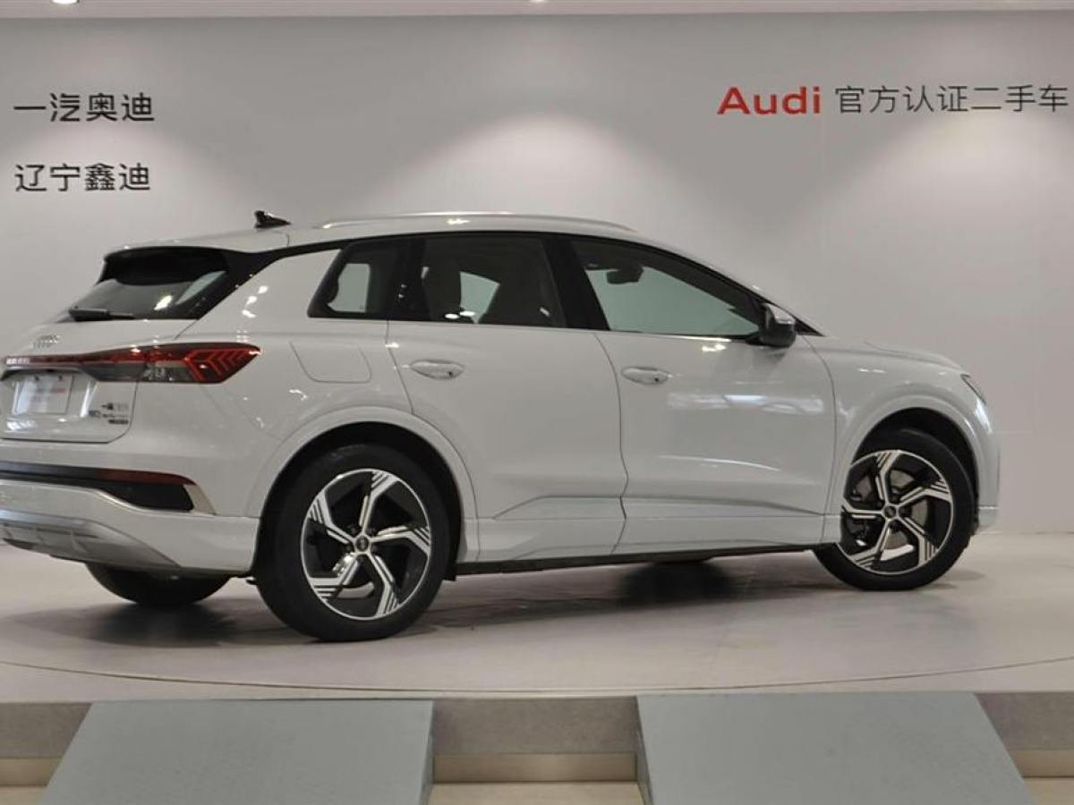 奧迪 奧迪Q4 e-tron  2022款 50 e-tron quattro 創(chuàng)境版圖片