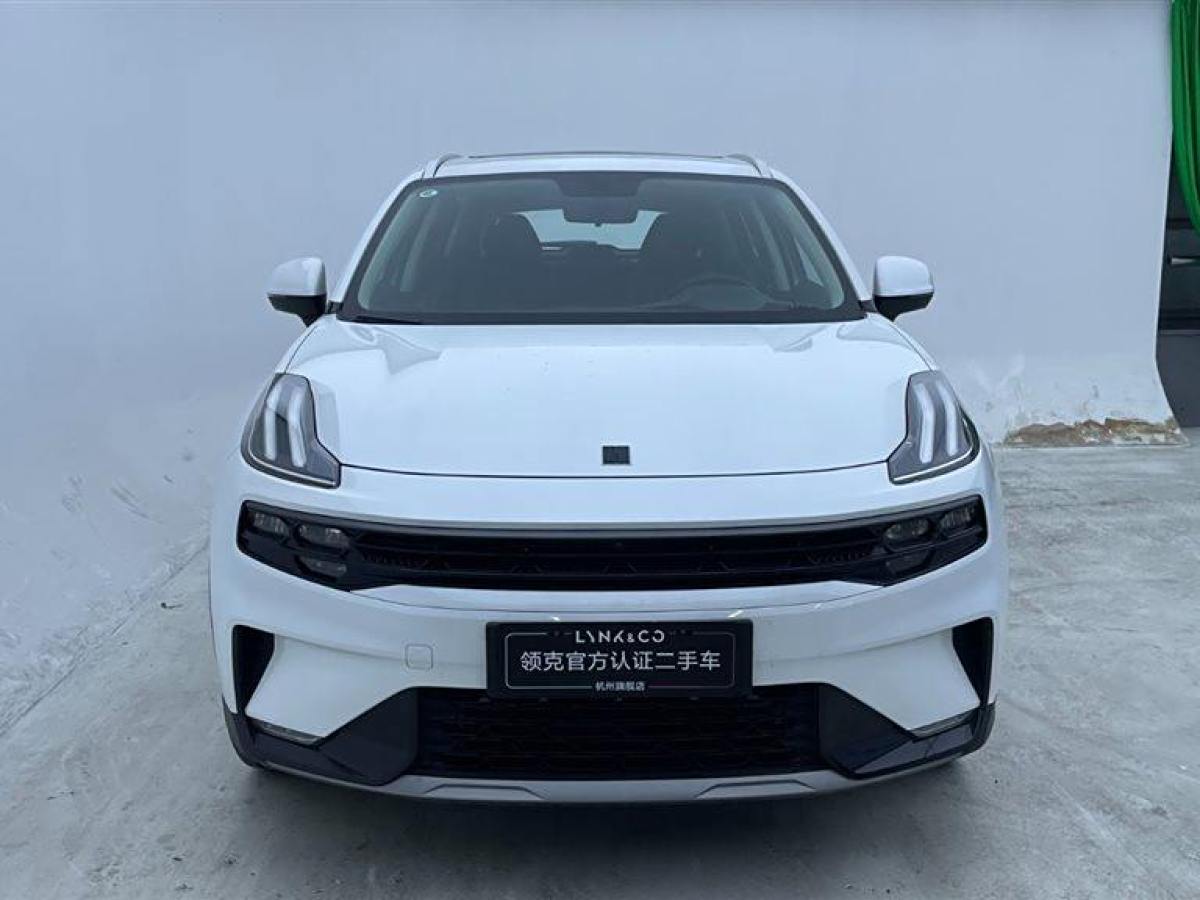 2021年11月領(lǐng)克 領(lǐng)克06新能源  2022款 PHEV 84KM續(xù)航版 Pro