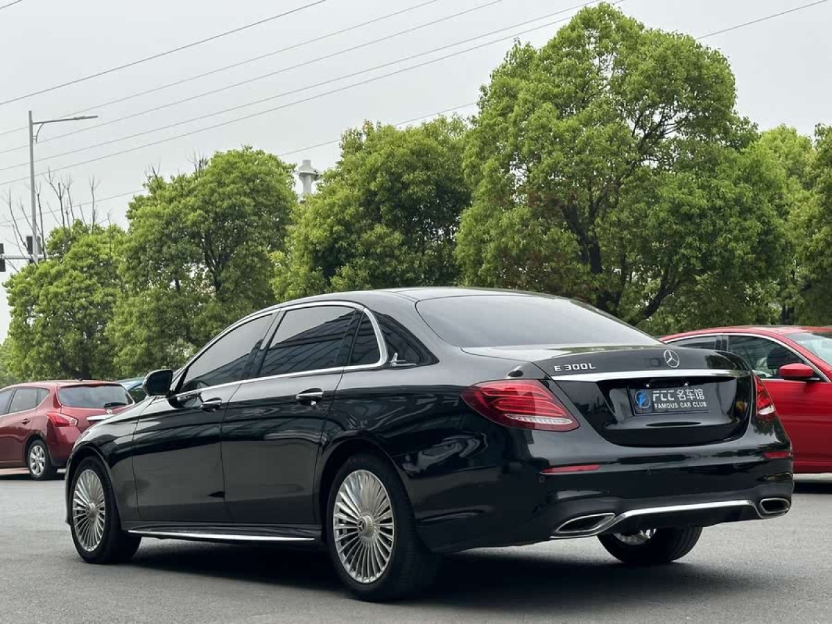奔馳 奔馳E級(jí)  2019款 改款 E 300 L 豪華型圖片